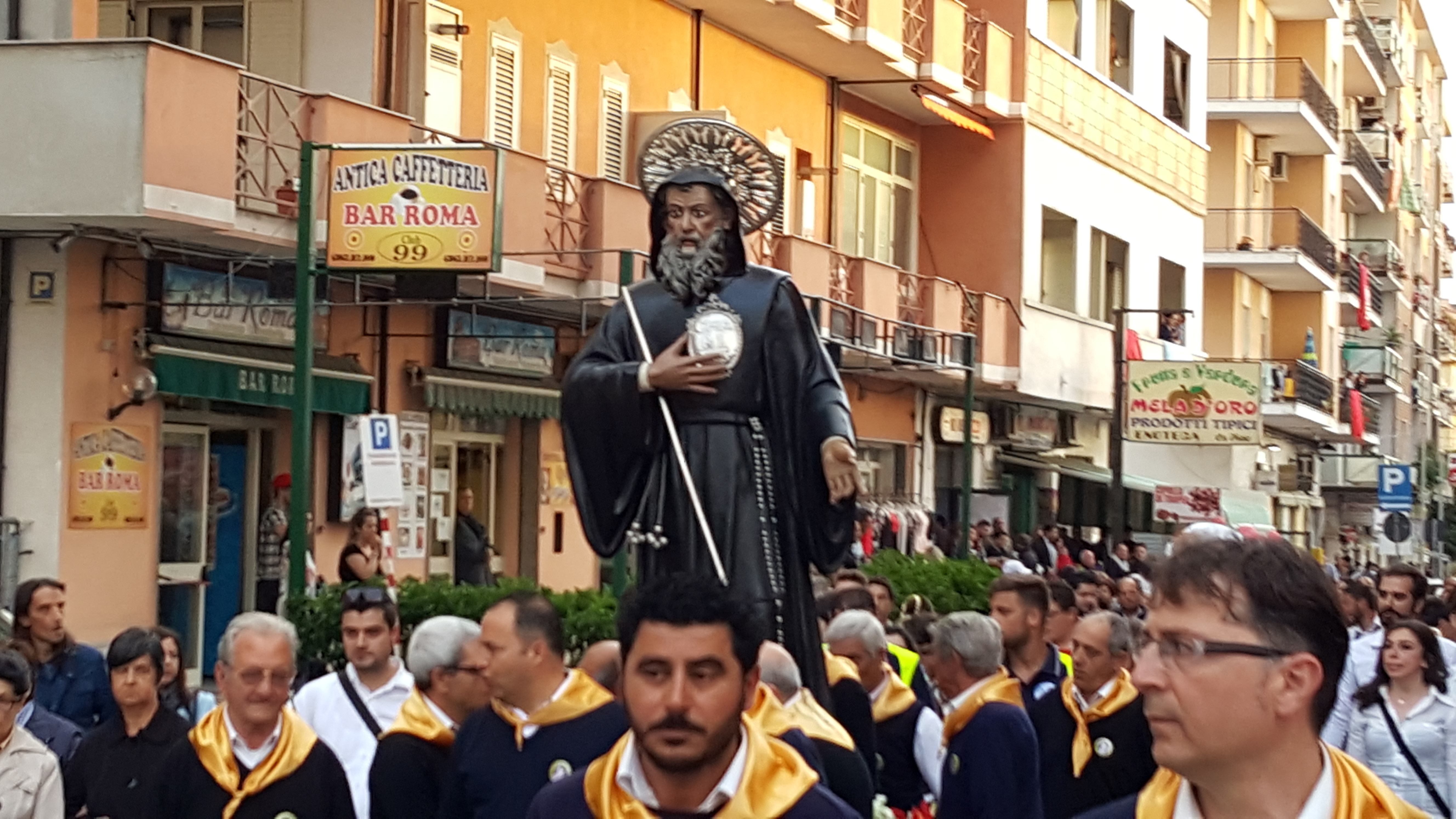 [Video] 20/5/2017 Processione San Francesco di Paola nelle Vie di Pizzo Alta